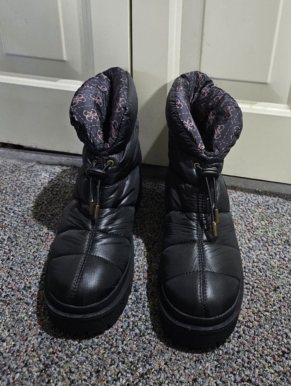 NEW GUESS Deep Dark Chocolate Brown Quilted Puffer Ankle Boots Size 8M